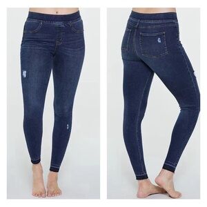 NWOT SPANX jeans size Medium distressed denim high rise, elastic waist